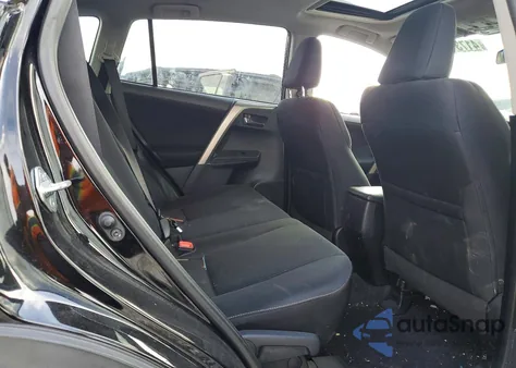 2015 Toyota Rav4 Xle z USA, uszkodzony, nr VIN 2T3WFREV2FW207754